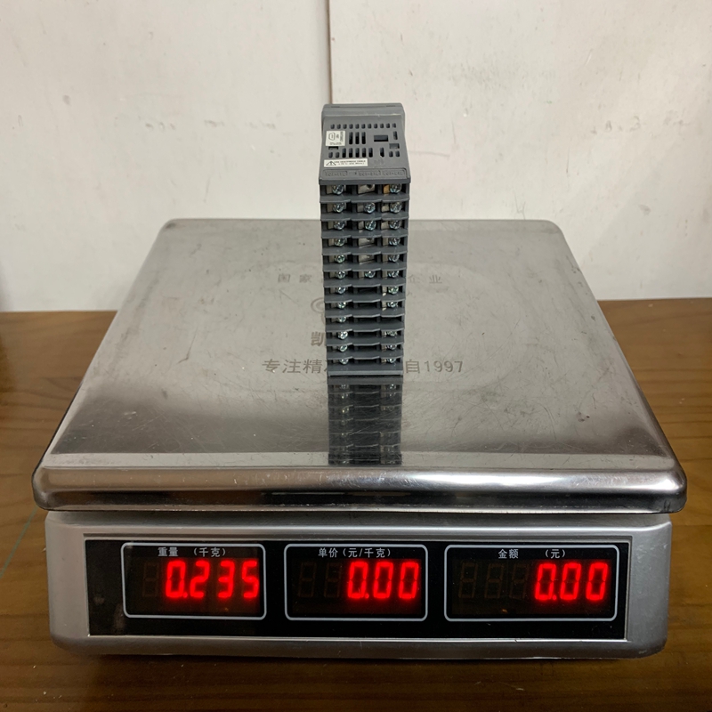 YOKOGAWA UT33A-D001000DC