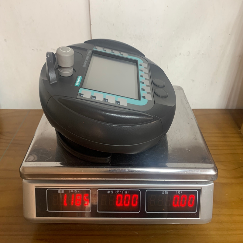 Siemens 6AV6645-0BB01-0AX0 (1)