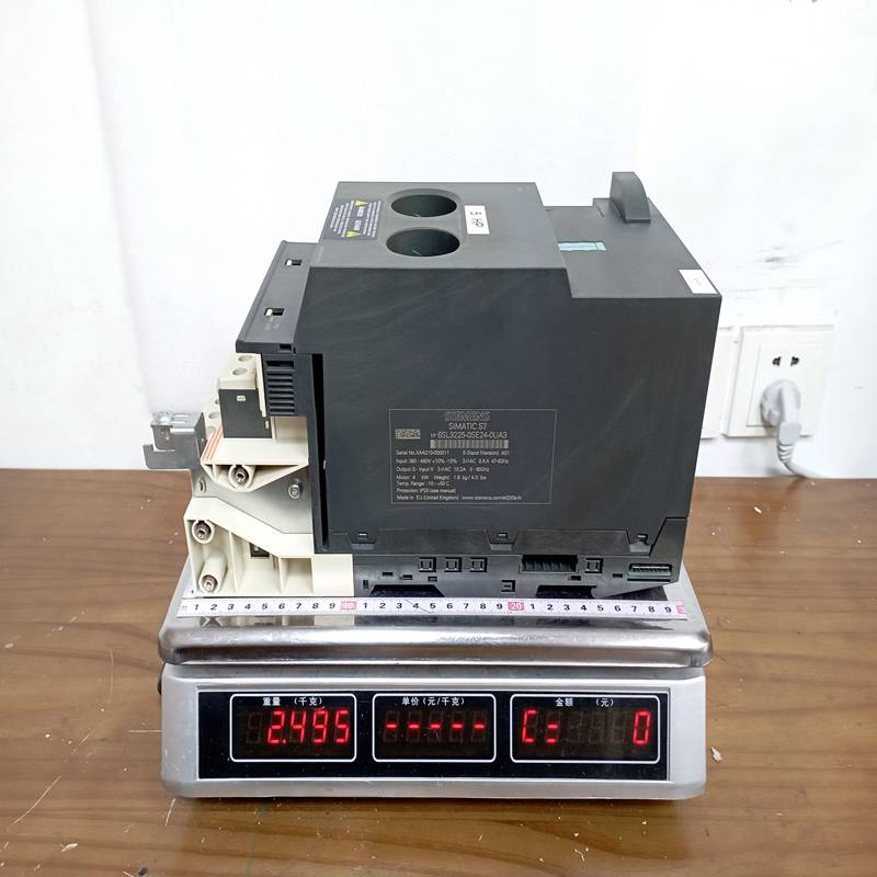 Siemens 6SL3225-0SE24-0UA3 (3)