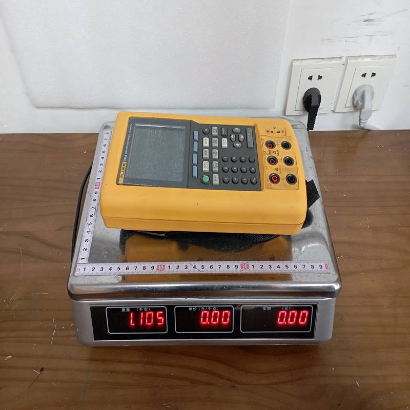 Fluke 741B (2)