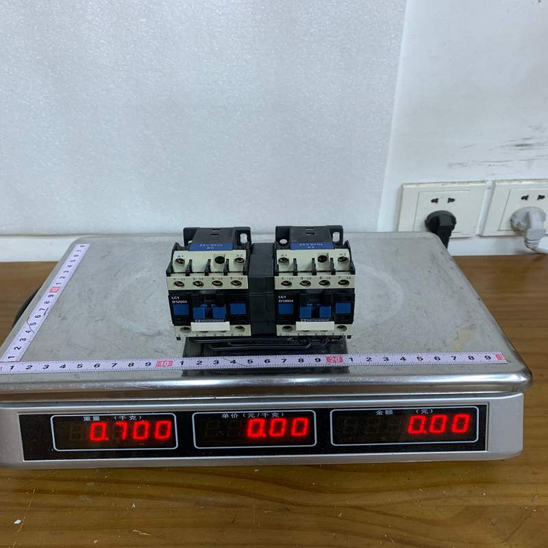 Telemecanique LC2D12004B6 (3)